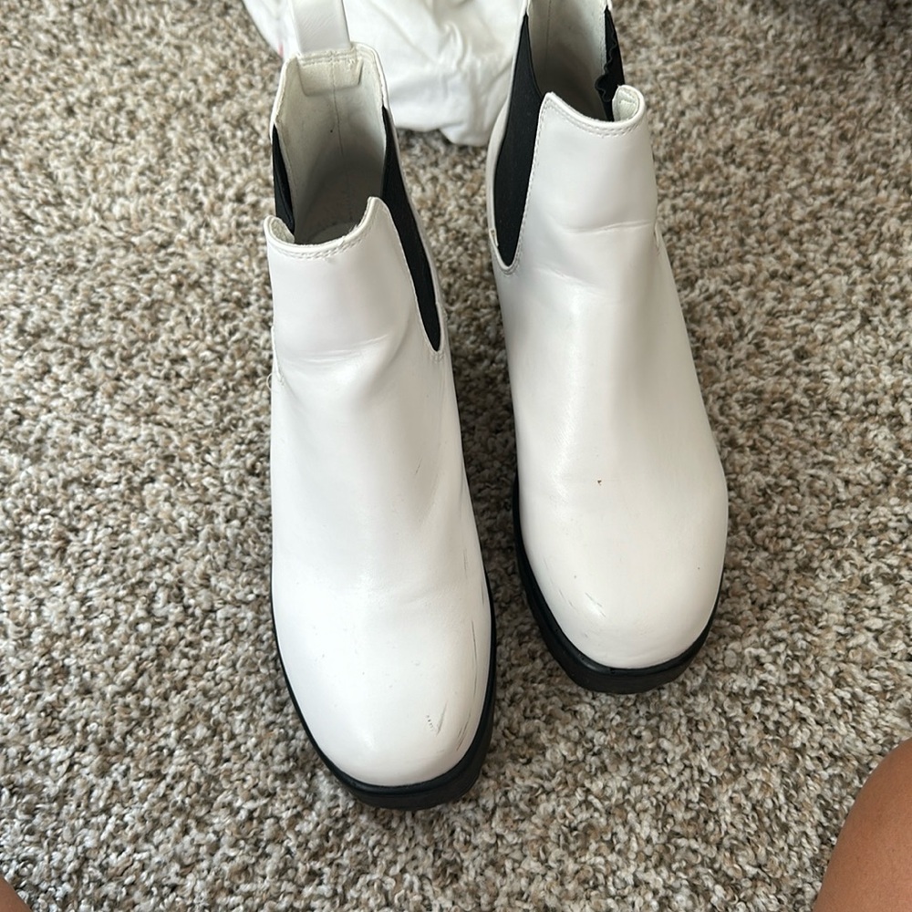 size 6 white boots